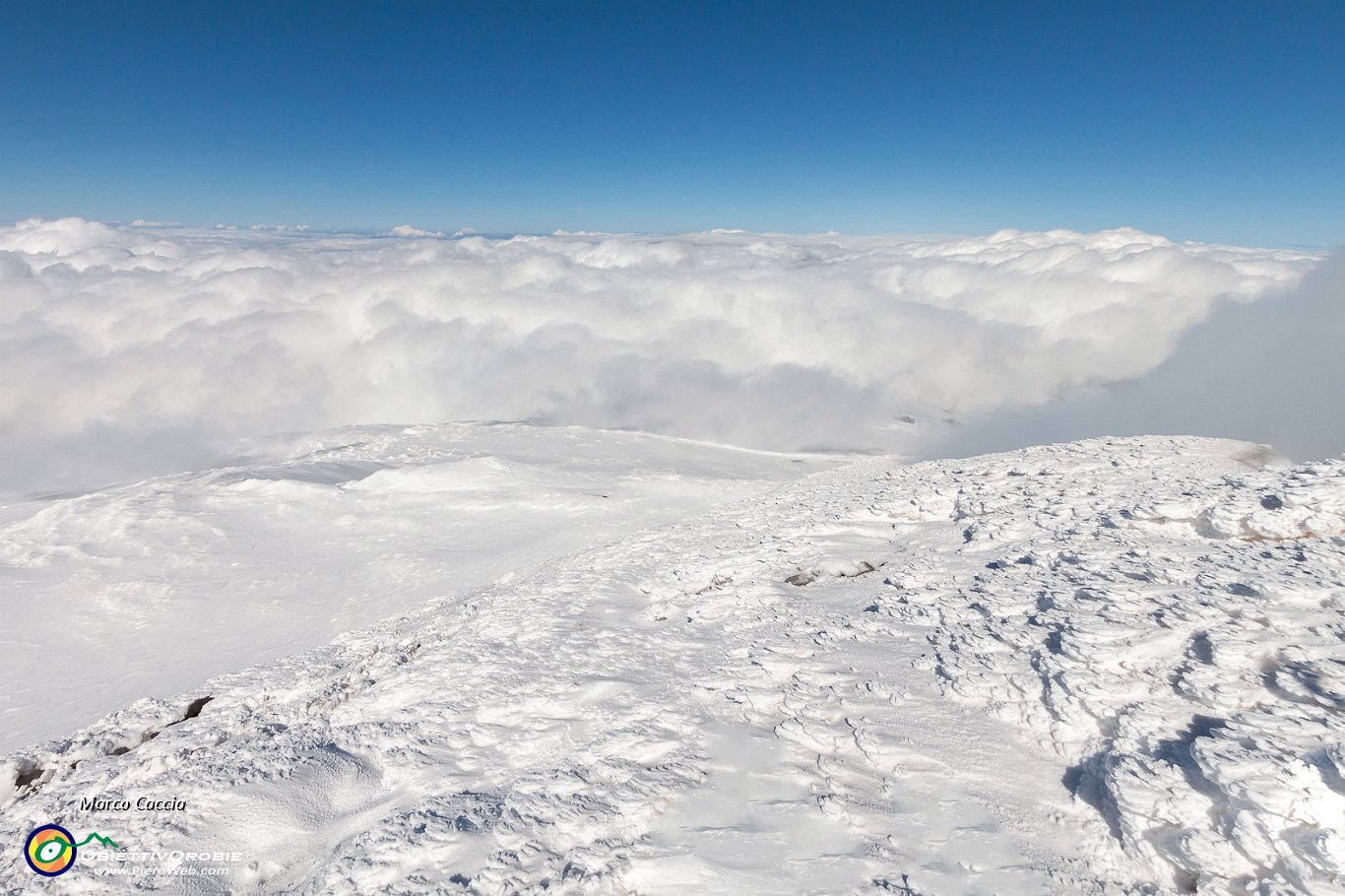 42_Dalla cima dellEtna verso Nord.JPG